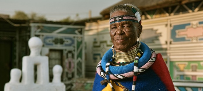 Південноафриканська художниця Естер Малангу створила арт-версію BMW INDIVIDUAL 7 СЕРІЇ.